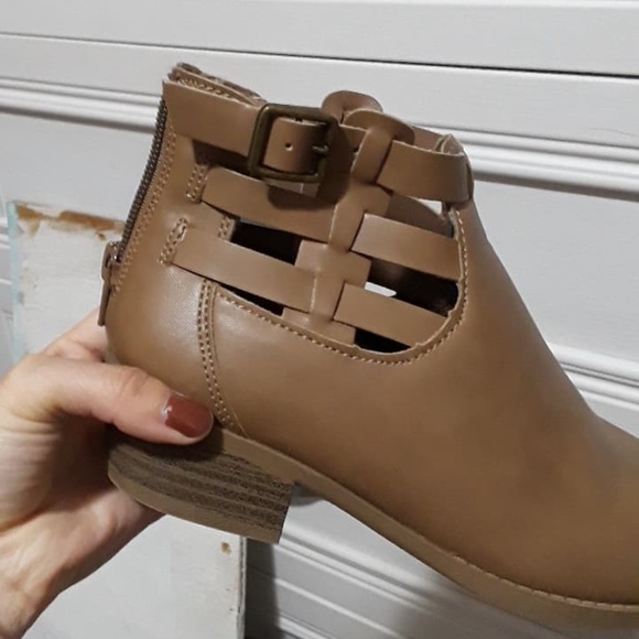 American Eagle Tan Reckless Booties Girls Size 2 - Picture 2 of 10